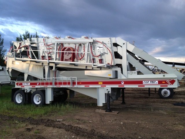 Portable Fab Tec 5’ X 16’ – 3 Deck Wash Plant 