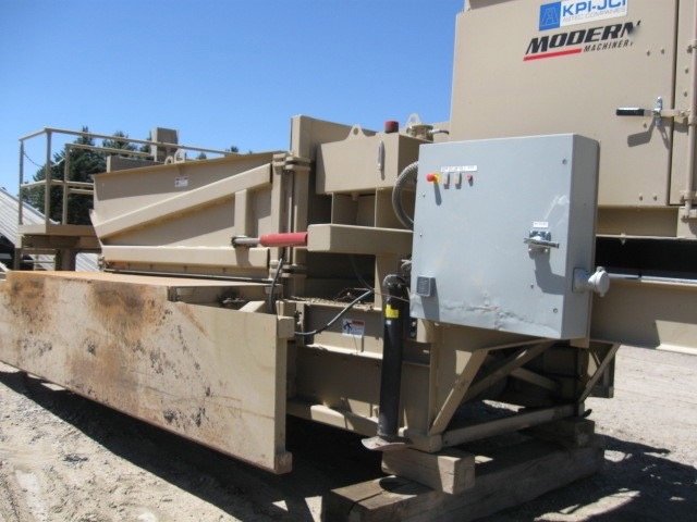 2012-Astec-Truck-Unloader-03 Electrical control panel and hopper on 2012 Astec Model 2148-50 truck unloader